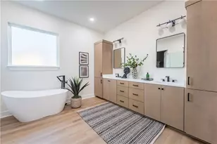 13019 Rainier Dr, Woodway, TX 76712 - Photo 22