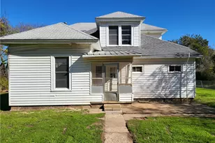 426 N Houston St, Lorena, TX 76655 - Photo 6