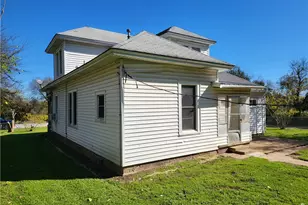 426 N Houston St, Lorena, TX 76655 - Photo 8