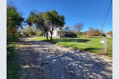 426 N Houston Street, Lorena, TX 76655 - Photo 10