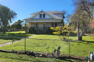 426 N Houston St, Lorena, TX 76655 - Photo 4