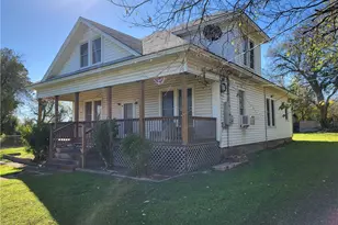 426 N Houston St, Lorena, TX 76655 - Photo 2