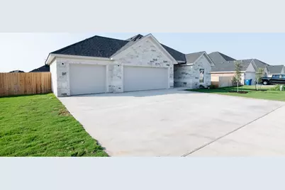 816 Secretariat Drive, Hewitt, TX 76643 - Photo 2