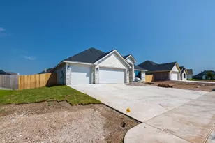 809 Sunny's Halo Dr, Hewitt, TX 76643 - Photo 2