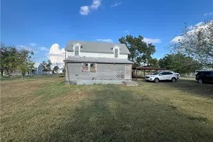 201 N Wiebusch St, Riesel, TX 76682 - Photo 2