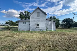 201 N Wiebusch St, Riesel, TX 76682 - Photo 4