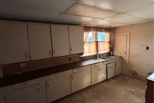 201 N Wiebusch St, Riesel, TX 76682 - Photo 18