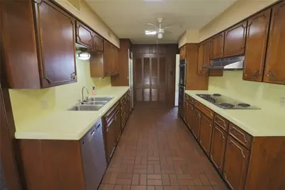 1000 W 6th Street, McGregor, TX 76657 - Photo 8