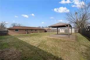 705 N Scarlett Ln, Waco, TX 76705 - Photo 16