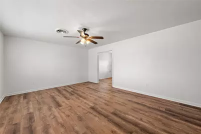 705 N Scarlett Lane, Waco, TX 76705 - Photo 2