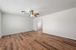 705 N Scarlett Ln, Waco, TX 76705 - Photo 2