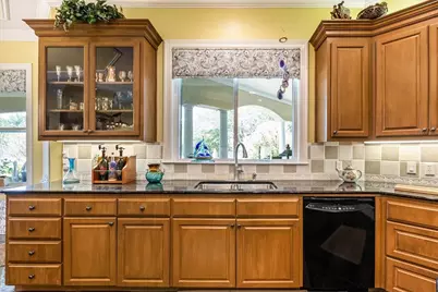 1021 Park Ridge Circle, McGregor, TX 76657 - Photo 16