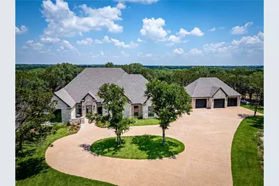 1136 Queen Elizabeth Drive, McGregor, TX 76657 - Photo 2