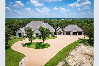 1136 Queen Elizabeth Drive, McGregor, TX 76657 - Photo 1