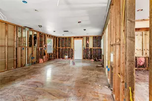 2300 Starr Dr, Waco, TX 76710 - Photo 8