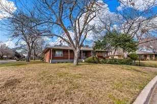 2300 Starr Dr, Waco, TX 76710 - Photo 12