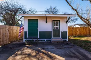 1312 W 3rd St, McGregor, TX 76657 - Photo 36