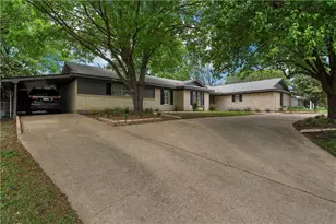 5301 Chaparral Dr, Waco, TX 76710 - Photo 2