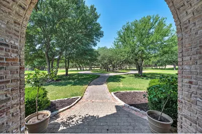 565 Lost Hunters Canyon, China Spring, TX 76633 - Photo 8