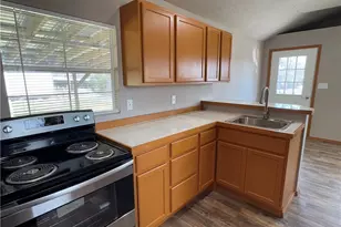 400 E Mignonette St, Kosse, TX 76653 - Photo 6