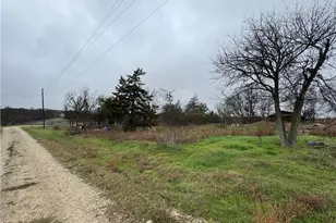 103 Cypress St, Lott, TX 76656 - Photo 10