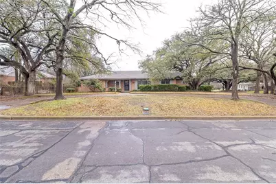 7116 Shady Oaks Drive, Waco, TX 76710 - Photo 1