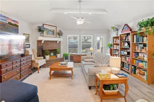 422 Travis Dr, McGregor, TX 76657 - Photo 4
