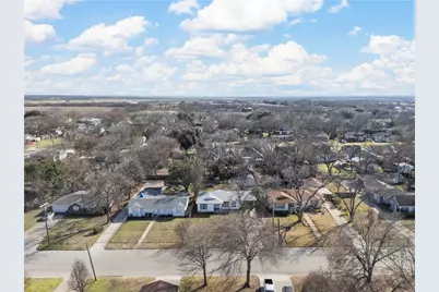 1016 E Elm Street, Hillsboro, TX 76645 - Photo 2