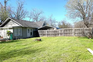 706 W Navasota St, Groesbeck, TX 76642 - Photo 18