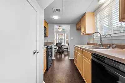 600 Bagby Avenue #6B, Waco, TX 76706 - Photo 6