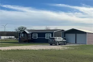 161 Meadow View Ln, Hubbard, TX 76648 - Photo 2