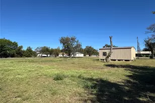 301 Judge Hailey Dr, Lott, TX 76656 - Photo 2