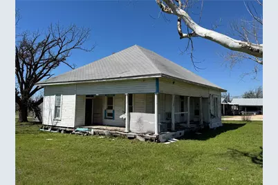 320 N 5th Street, Lott, TX 76656 - Photo 1