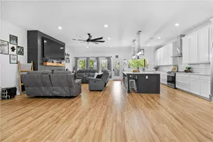 906 S 3rd St, Valley Mills, TX 76689 - Photo 4