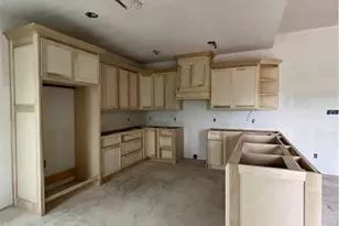 412 E Hunt St, Bremond, TX 76629 - Photo 2