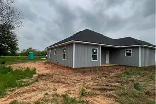 412 E Hunt St, Bremond, TX 76629 - Photo 4