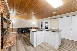 2212 Charboneau St, Waco, TX 76710 - Photo 8