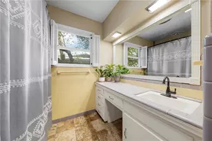 2212 Charboneau St, Waco, TX 76710 - Photo 12