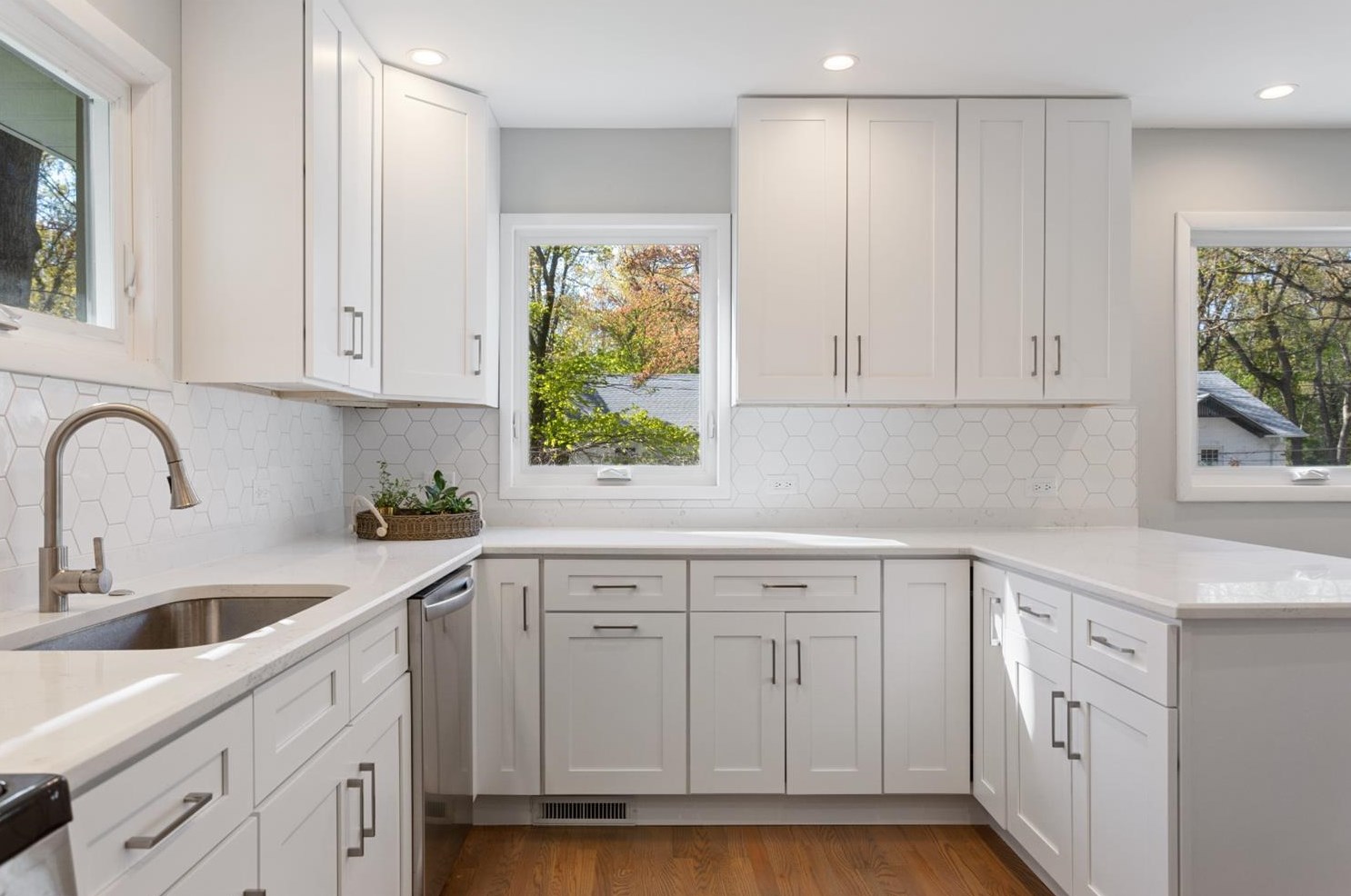 3306 Algonquin Trl, Michigan City IN  46360-1002 exterior