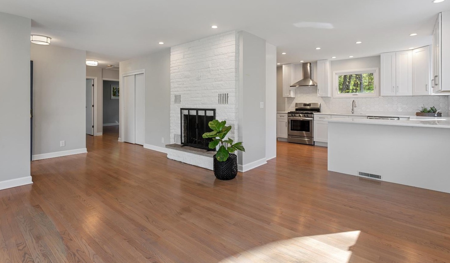 3306 Algonquin Trl, Michigan City IN  46360-1002 exterior