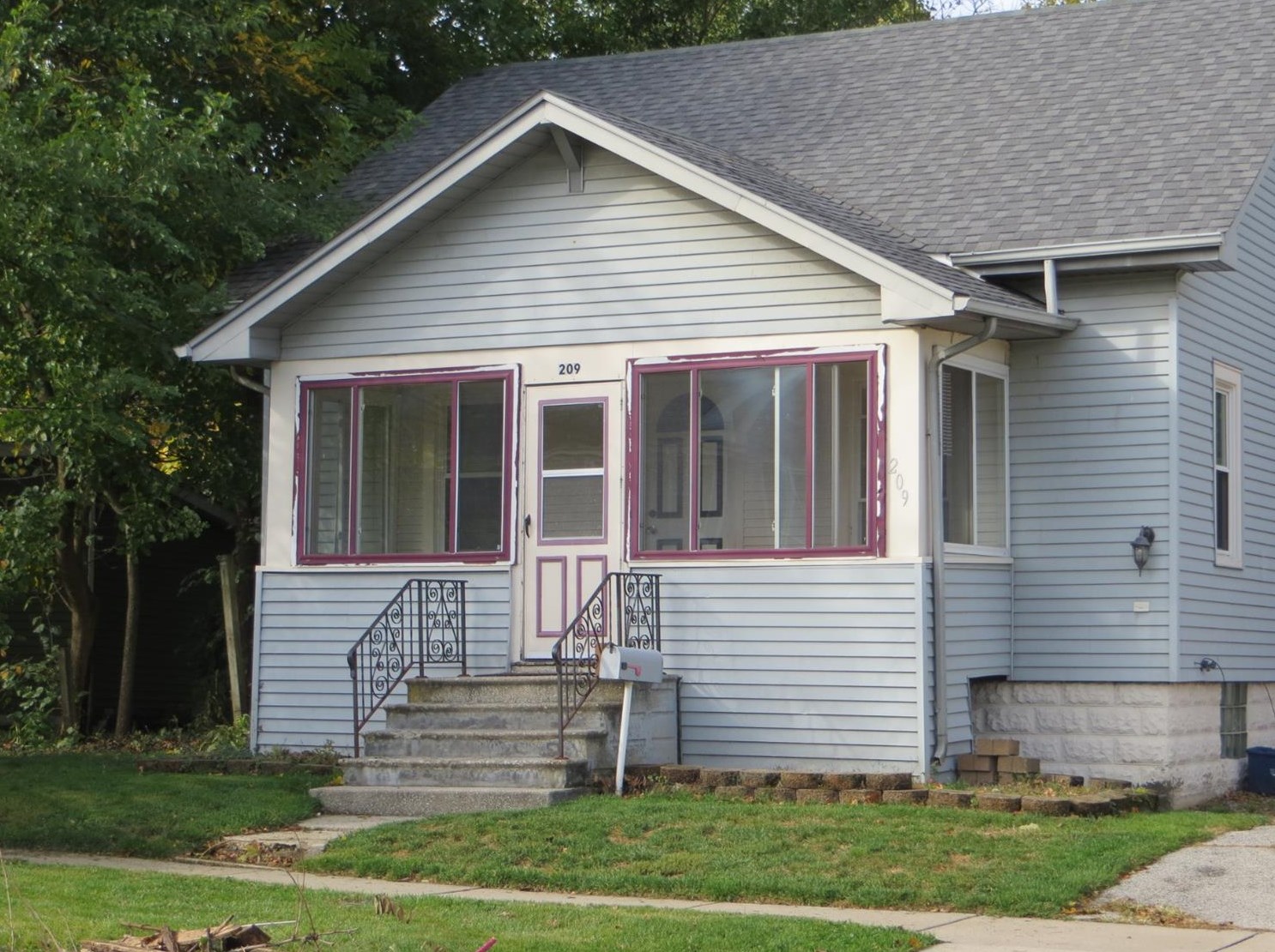 209 N East St, Crown Point, IN 46307