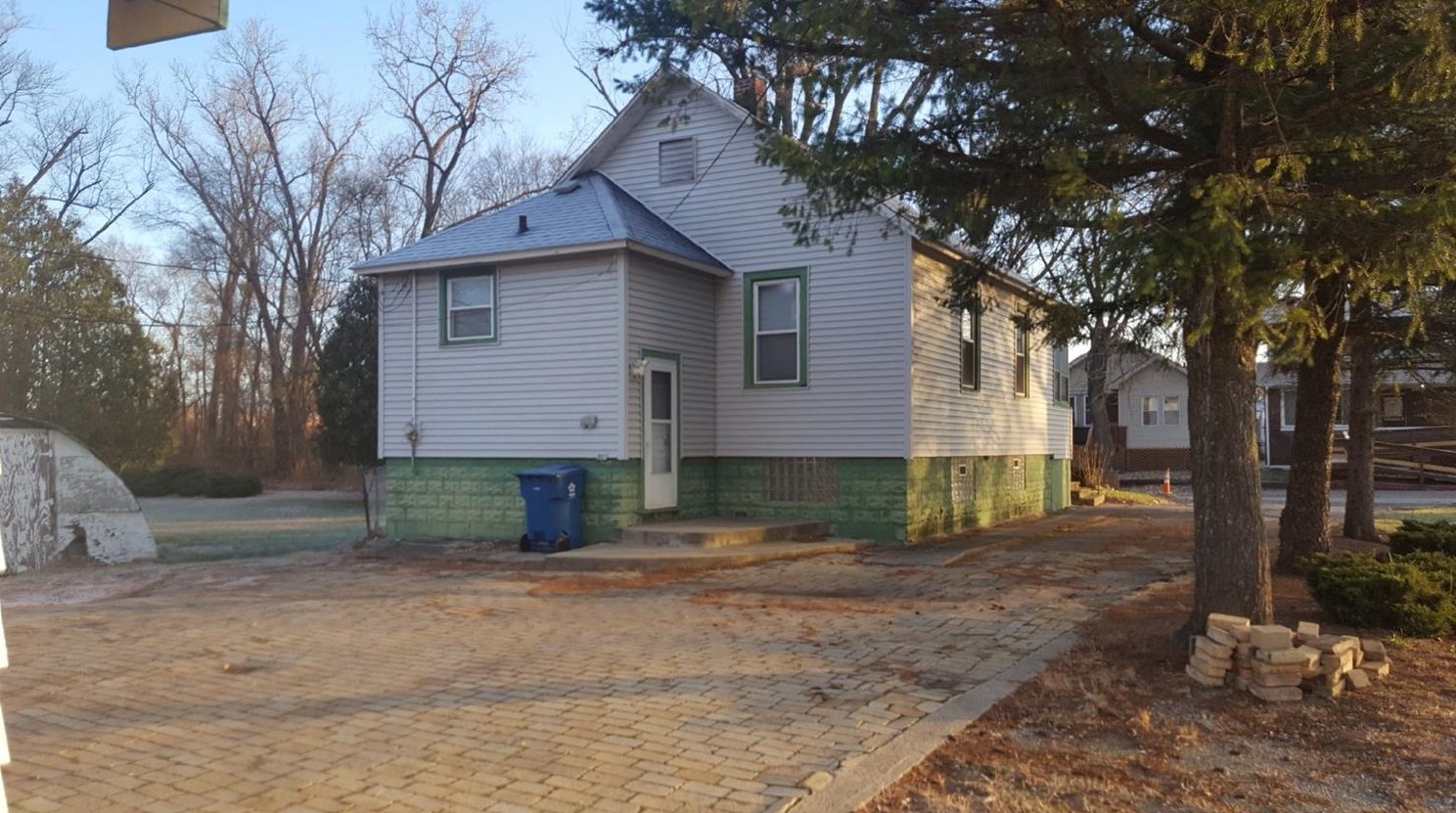 646 S Hamilton St, Gary, IN 46403