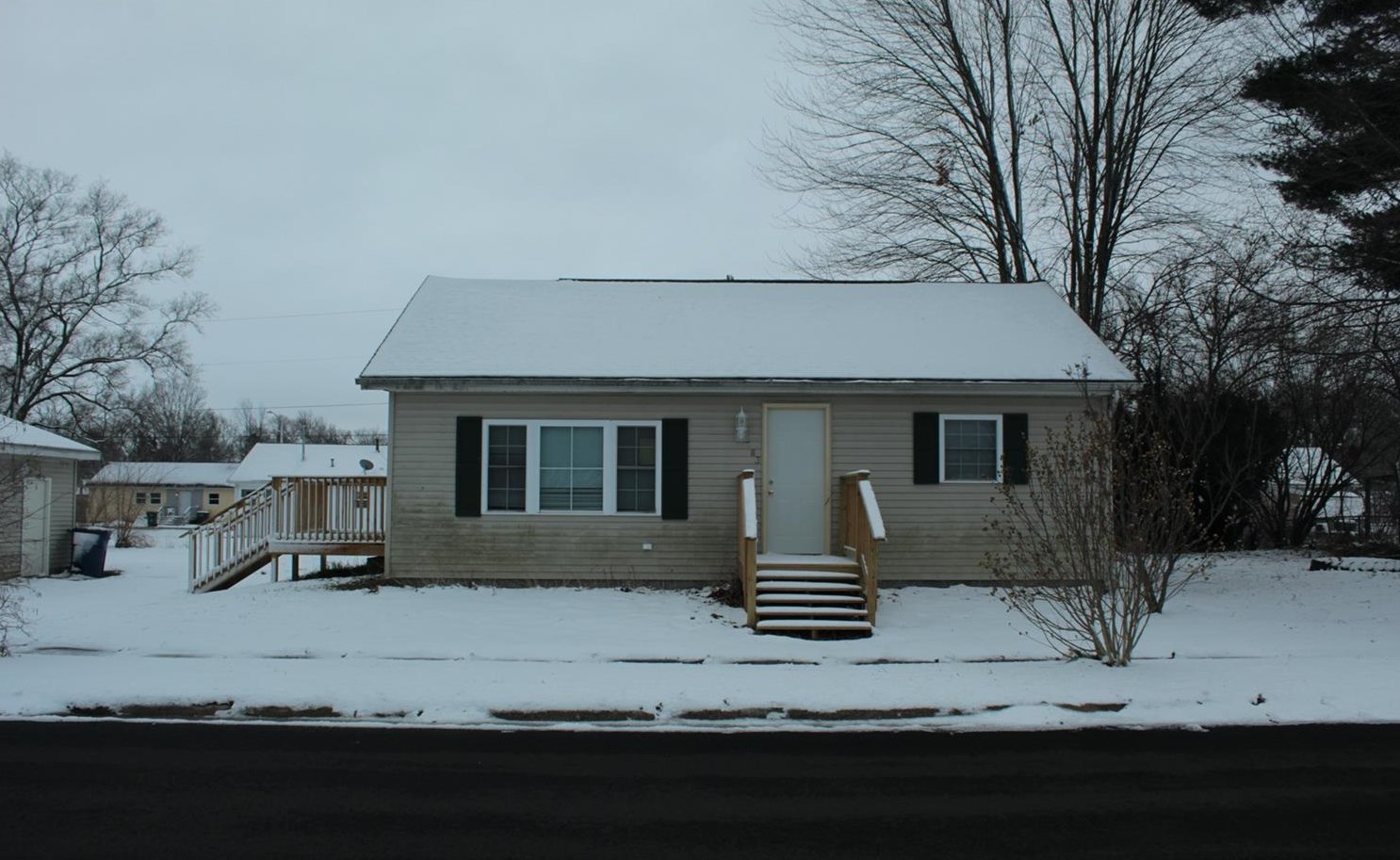 383 Evanston Rd, Kingsford Heights, IN 46346
