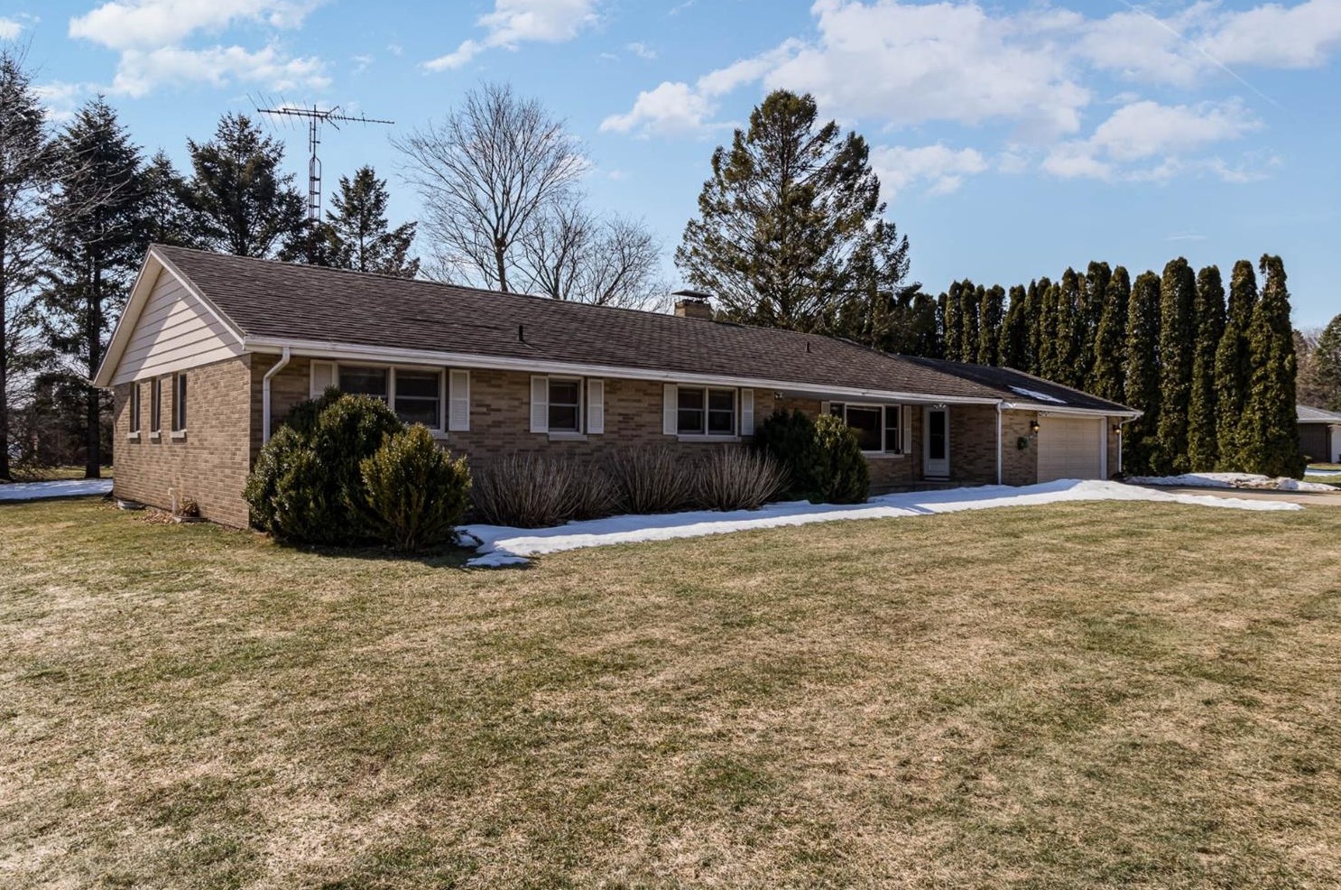 904 20th St, La Porte, IN 46350-6710
