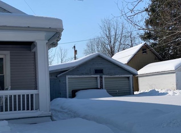 304 6th St, La Porte, IN 46350-5071