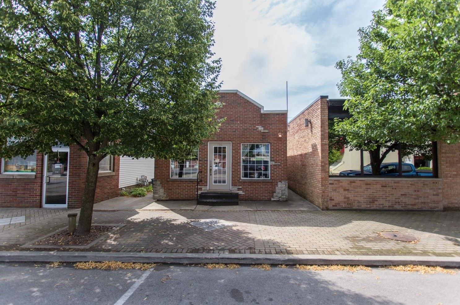 706 Jefferson Ave, La Porte, IN 46350-3349