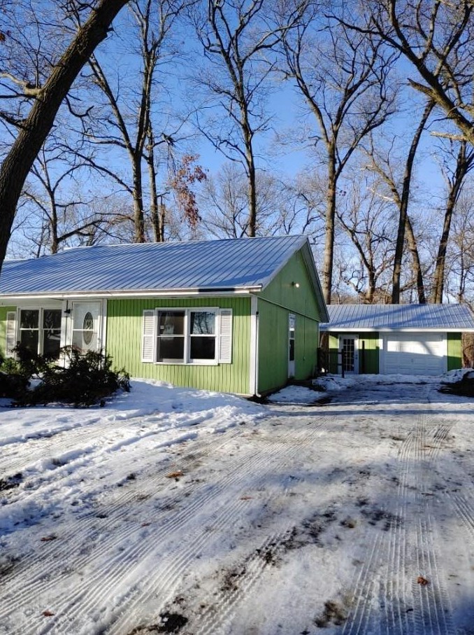 3600 E Debby Dr, Bass Lake, IN 46534