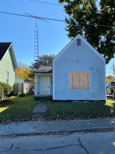 807 Nichol Ave, Anderson, IN 46016