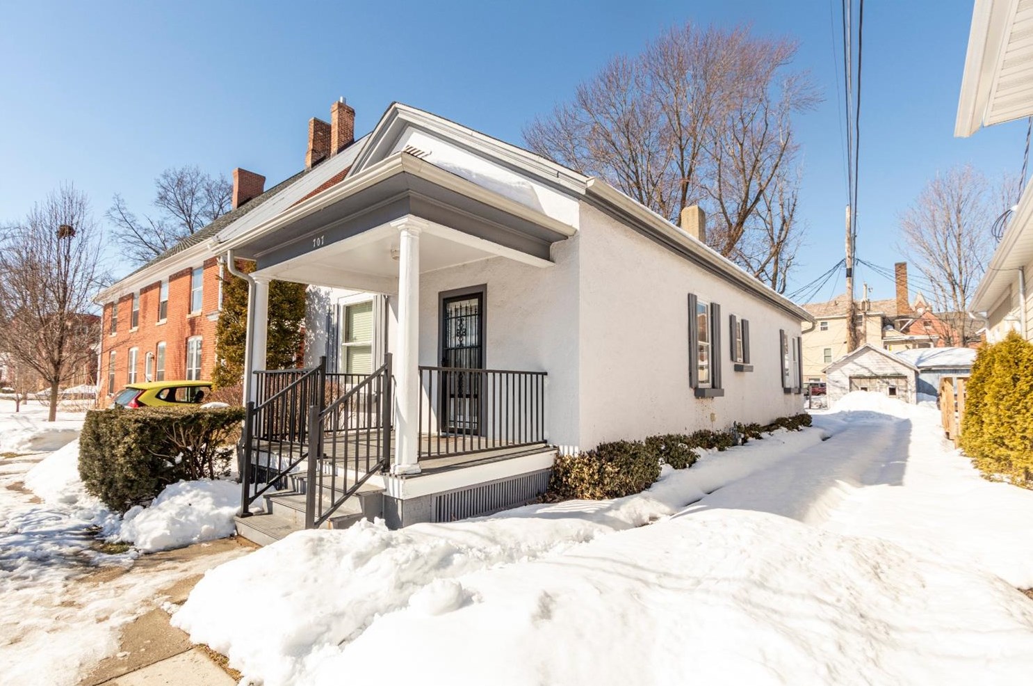 707 Harrison St, La Porte, IN 46350-3418