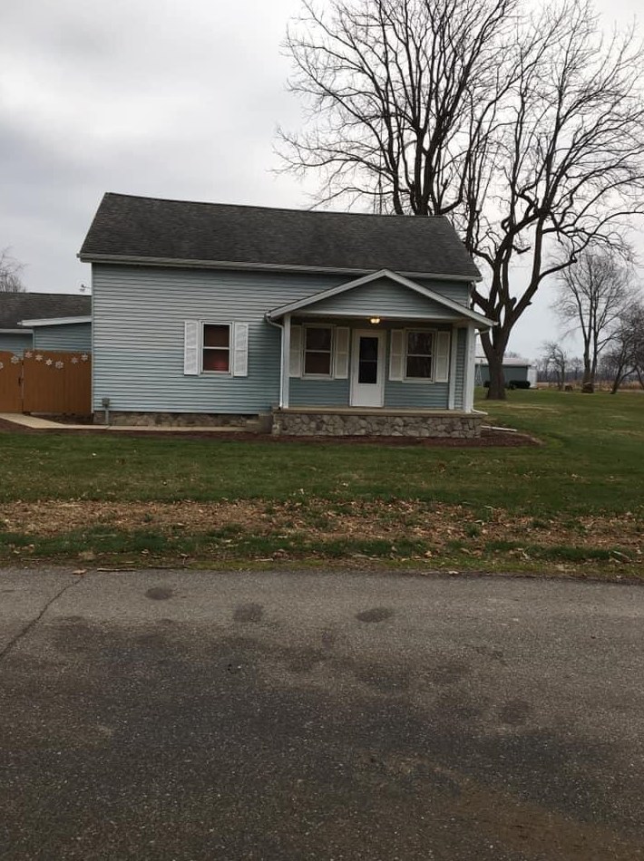 6306 450, La Porte, IN 46350-8211